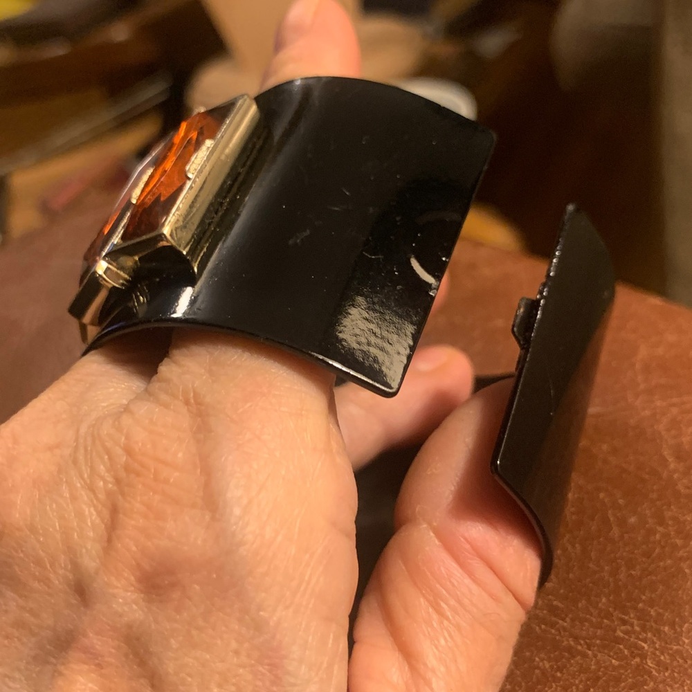 LEE ANGEL ART DECO MODERNIST OUNK GOTH BLACK ENAMELED METAL HINGED CUFF - Picture 9 of 12